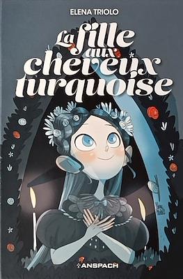 La fille aux cheveux turquoise