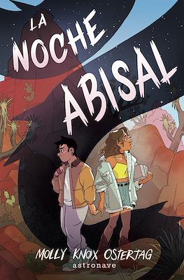 La noche abisal (Rústica 480 pp)