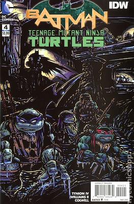 Batman / Teenage Mutant Ninja Turtles (Variant Cover) #4