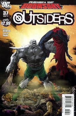 Batman and the Outsiders Vol. 2 / The Outsiders Vol. 4 (2007-2011) #37