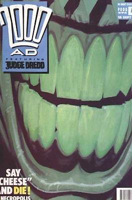 2000 AD #696