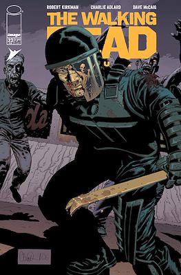 The Walking Dead Deluxe (Variant Cover) #32