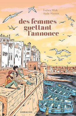 Des femmes guettant l'annonce