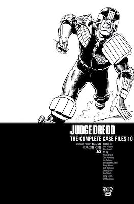 Judge Dredd: The Complete Case Files #10